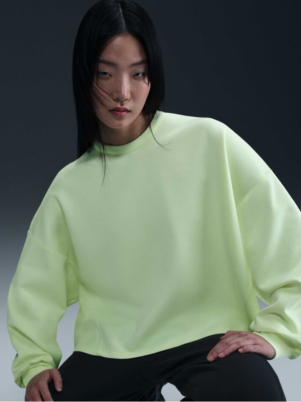 Nike 24.7 ImpossiblySoft Dri-FIT Oversized Crewneck Top NWT L HQ8193-701 $90